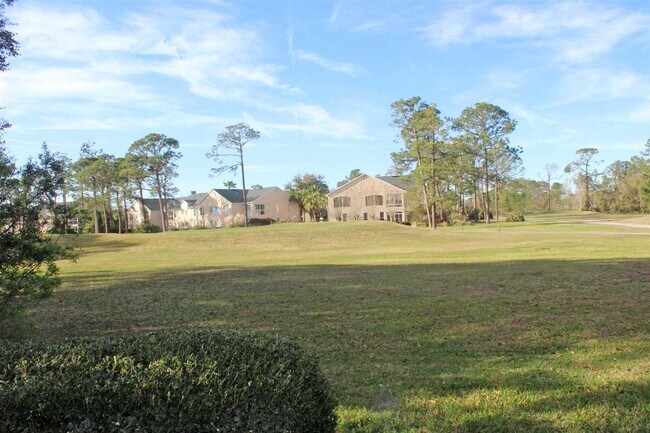 Building Photo - 627 Shores Blvd