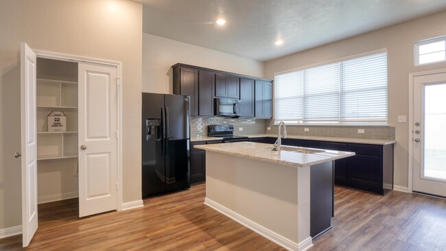 Building Photo - 2209 John Ross Ct