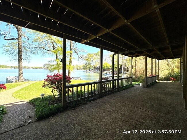 Foto del edificio - Gorgeous Home on the Lake in Lakeland!!