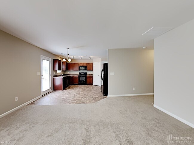 Building Photo - 203 Marcella Dr