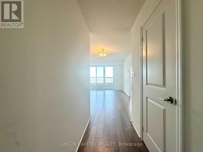 Photo du bâtiment - 2015-2015 Sheppard Ave E