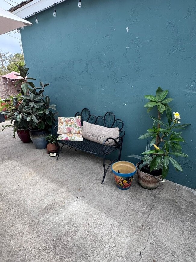 Building Photo - 4021-23 Shasta St