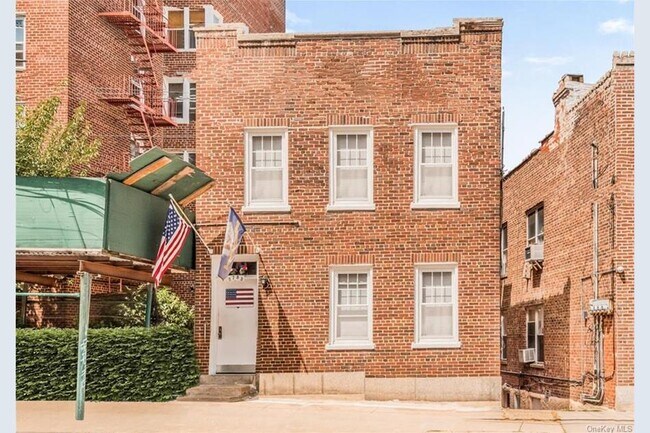Building Photo - 5783 Mosholu Ave