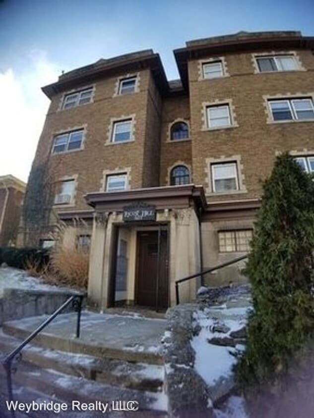 Primary Photo - 825 William Howard Taft Rd