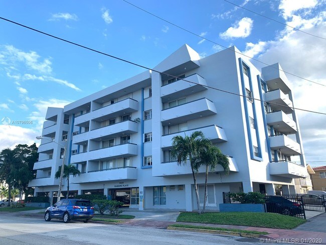 Building Photo - 7440 Harding Ave