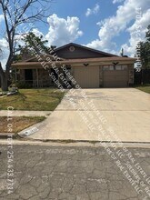 Building Photo - 1702 Sagebrush Dr