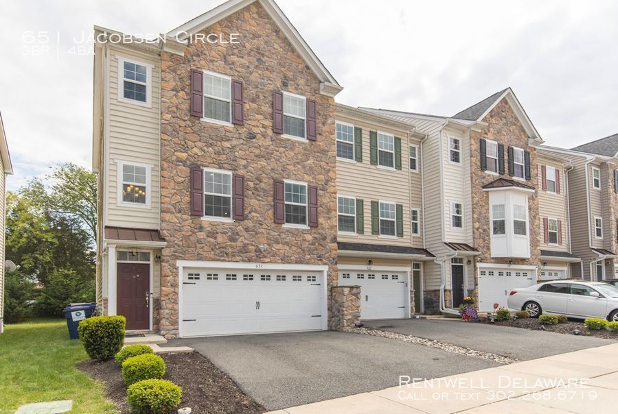 Foto principal - 651 Jacobsen Cir