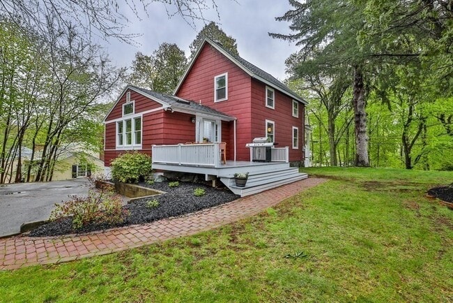 Photo - 107 Greenwood St House