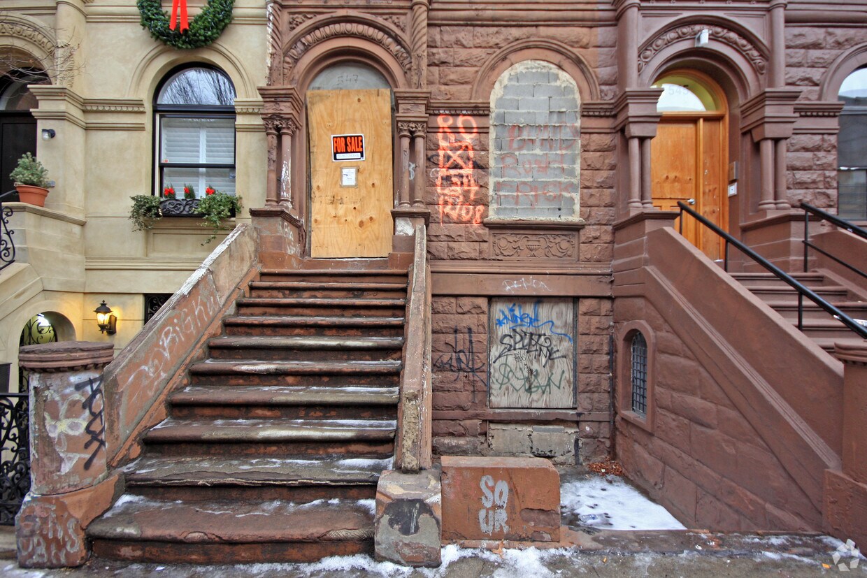 Building Photo - 547 W 149th St