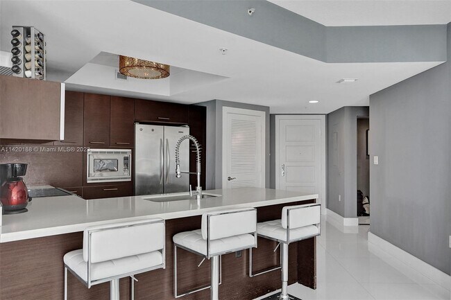 Building Photo - 250 Sunny Isles Blvd