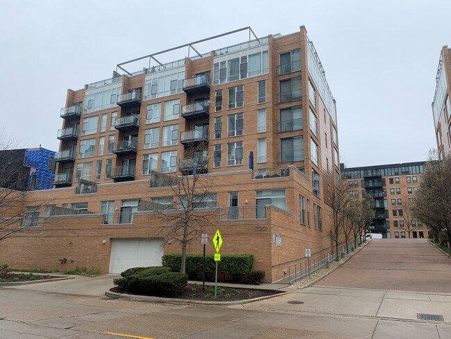 Foto del edificio - 1720 Oak Ave