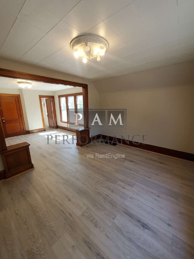 Foto del edificio - 1120 S 56th St