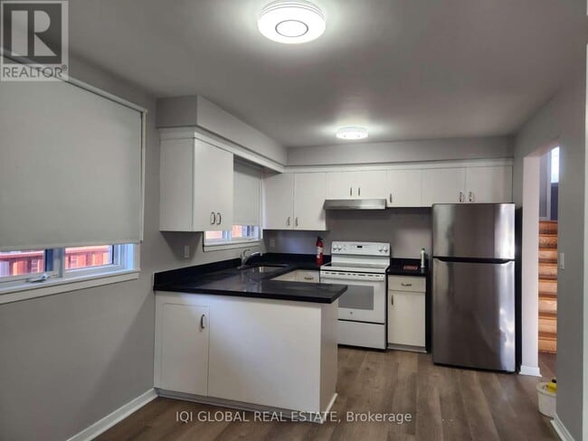 Building Photo - 2143 Linby St