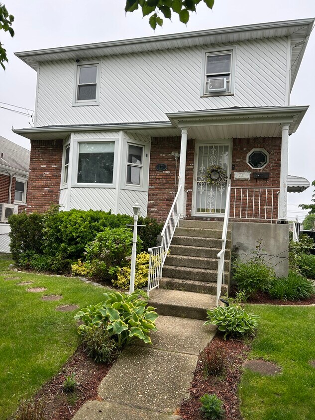 Exterior - 12 Williamson St