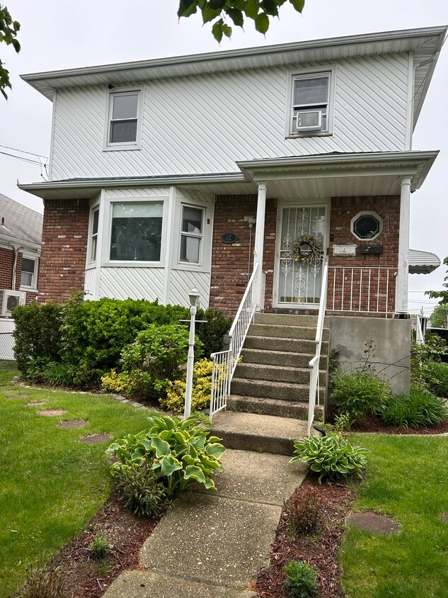 Exterior - 12 Williamson St