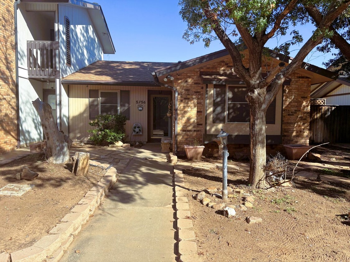 Foto principal - Breathtaking Home Located in Townwest Neig...