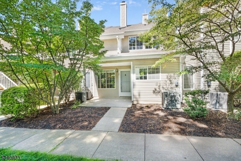 34 Stevens Ct, Bedminster, NJ 07921 Room for Rent in Bedminster, NJ