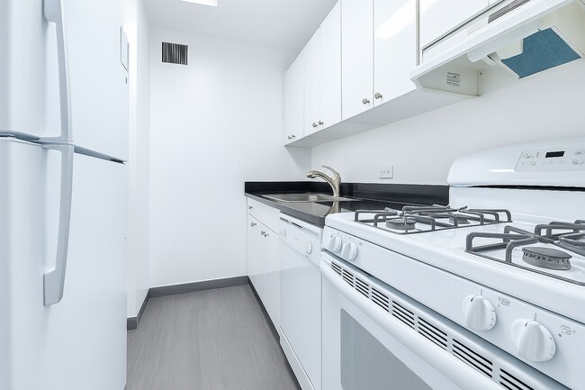Foto del edificio - 245 E 48th St