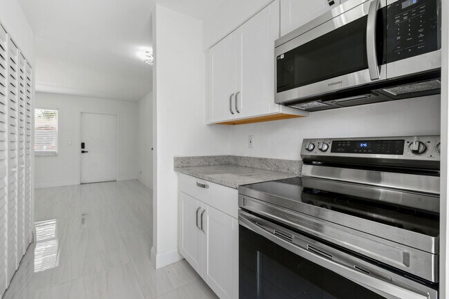 Foto del edificio - 968 W 9th St
