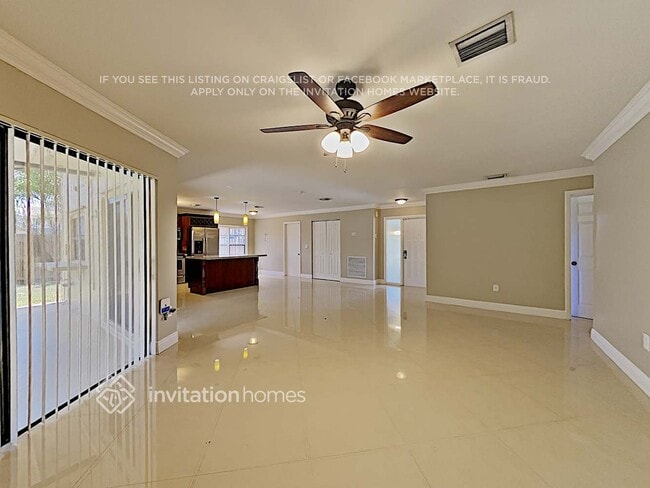 Building Photo - 562 SW 168th Way