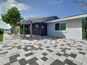 Building Photo - 511 20th Ave