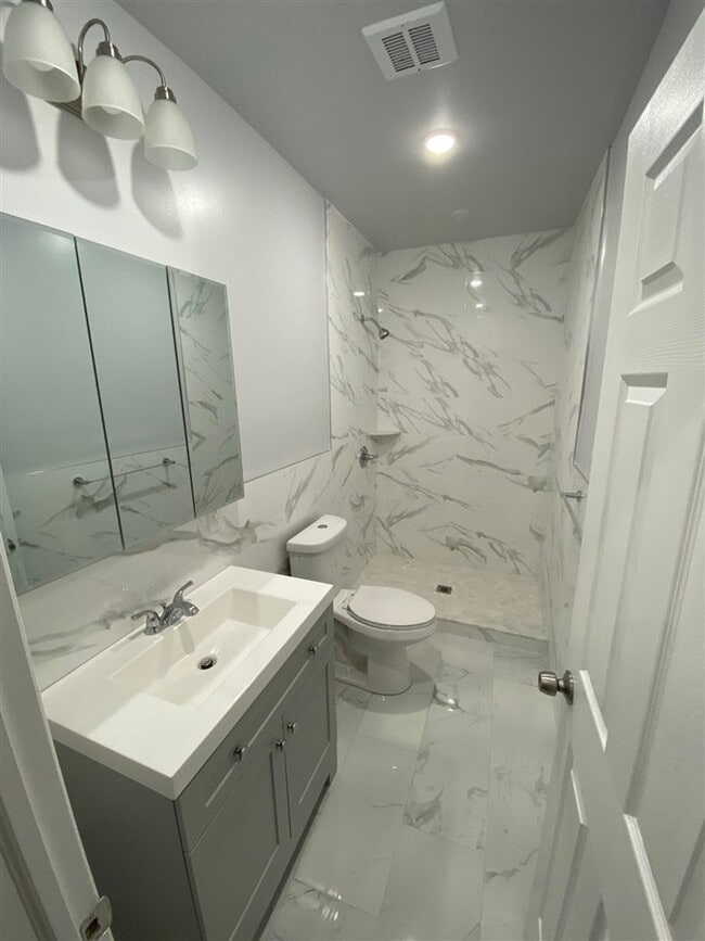 Building Photo - 408 Monastery Pl
