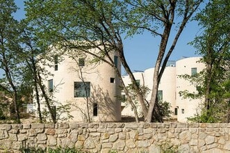 Building Photo - 310 Blackland Ct