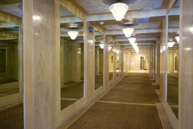 Foto del edificio - 28 Riverside Ave