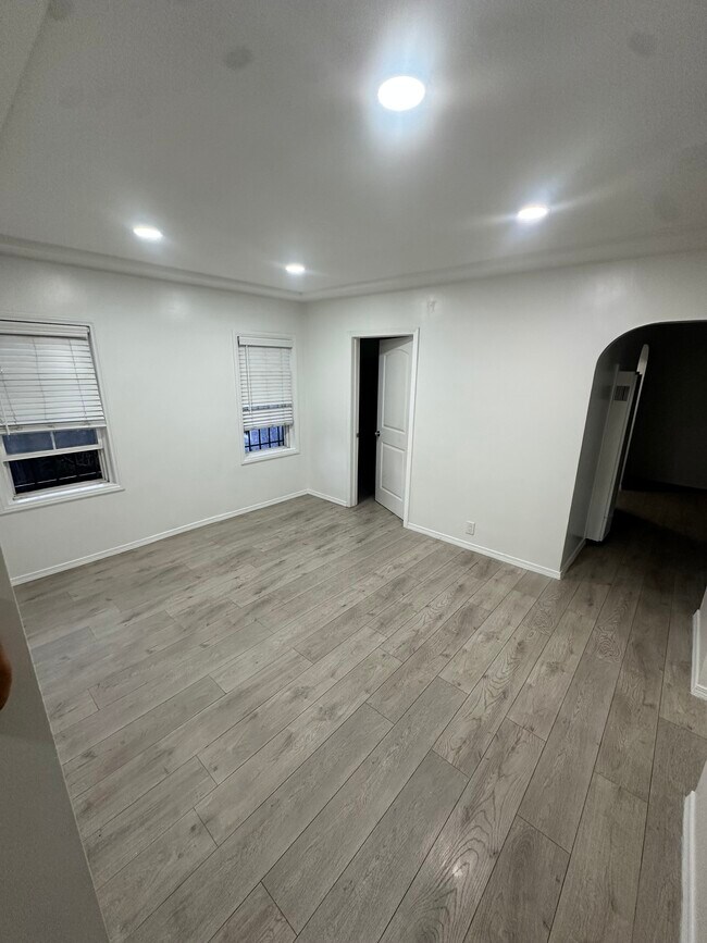 Foto del edificio - 556 W 92nd St