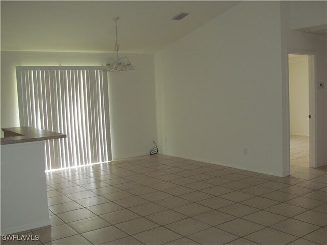 Building Photo - 335 Pinehurst Ave