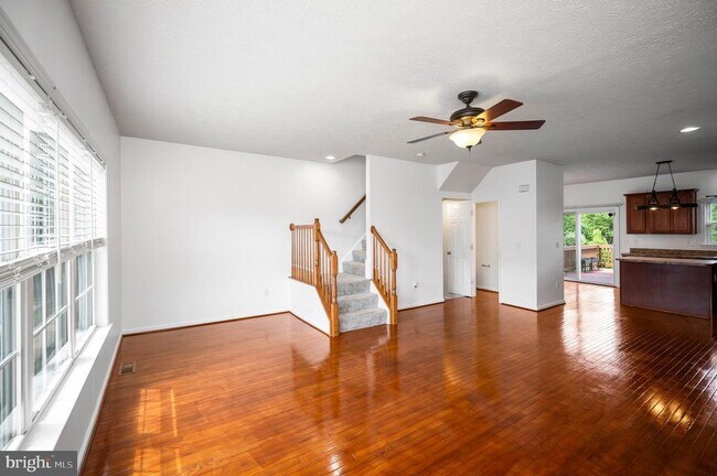 Building Photo - 104 Stingray Ct
