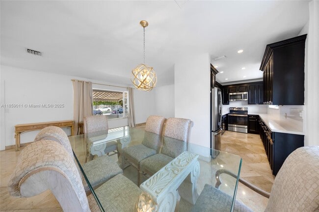 Foto del edificio - 1700 N Treasure Dr