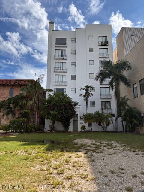 Foto del edificio - 2310 First St