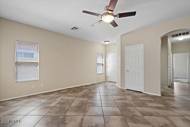 Foto del edificio - 9945 E Fairview Ave