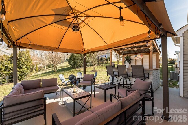 Foto del edificio - 5826 Castlecove Rd
