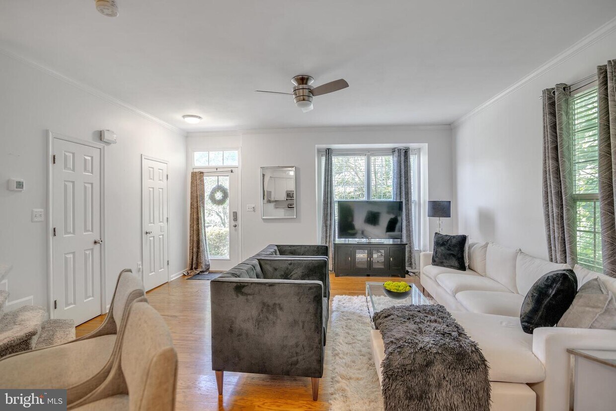 8320 Sanderling Way, Lorton, VA 22079 Townhome Rentals in Lorton VA