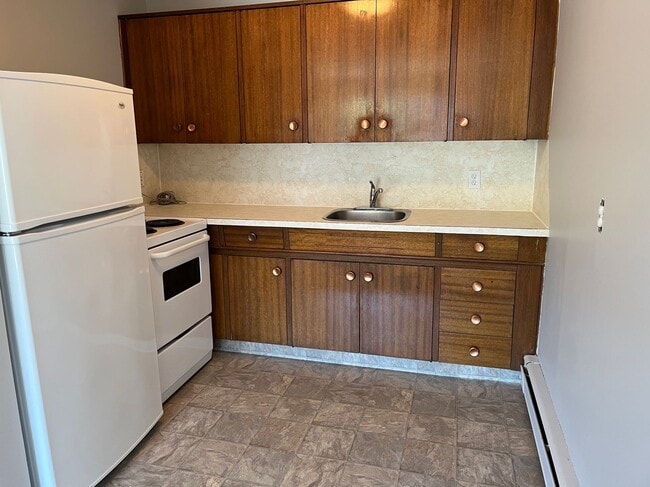 Building Photo - 1 Bed 1 Bath Unit in Red Deer, AB