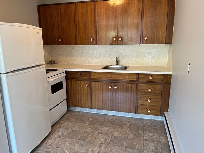 Photo du bâtiment - 1 Bed 1 Bath Unit in Red Deer, AB