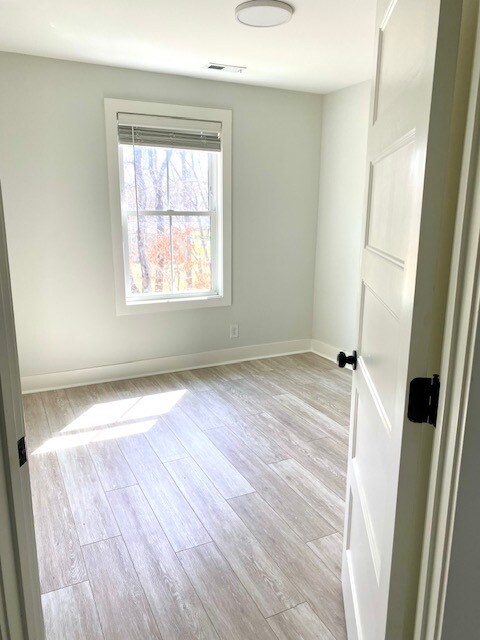 Foto del edificio - 117 Old Excell Rd