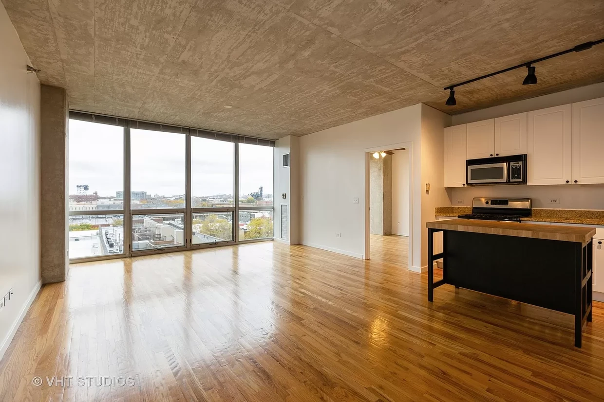 Large Kitchen / Dining Room / Living Room - 1845 S Michigan Ave