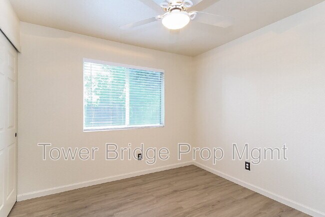 Foto del edificio - 4726 Stuart St