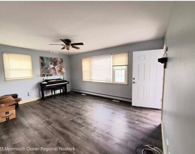 Foto del edificio - 210 Carr Ave