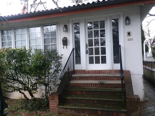Foto del edificio - 153 Howard Ter
