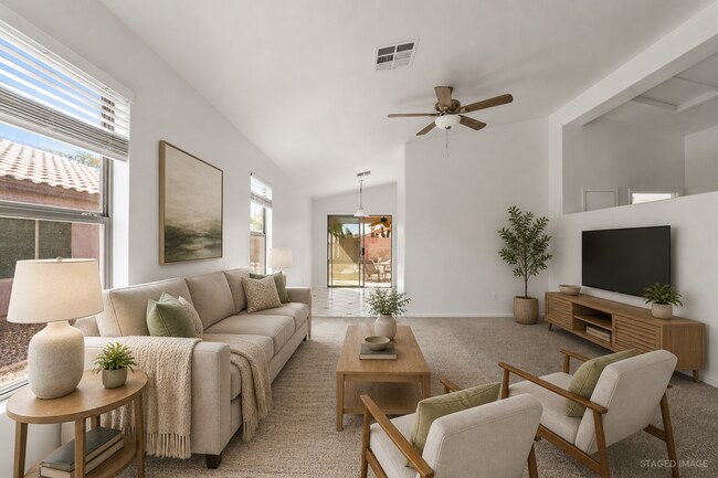 Foto del edificio - Prime Surprise Location | 3 Bed, Low-Maintenance Yard + Amenities