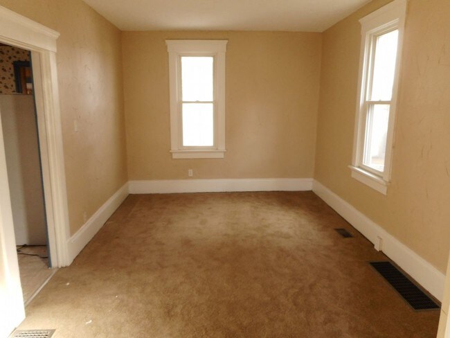 Foto del edificio - 1742 Woodland Ave NW