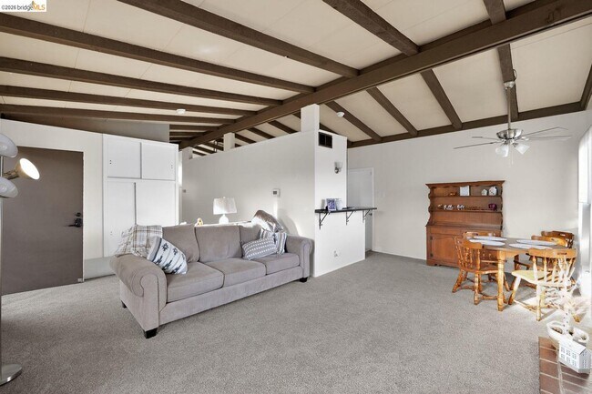 Foto del edificio - 16 Bryan Ave