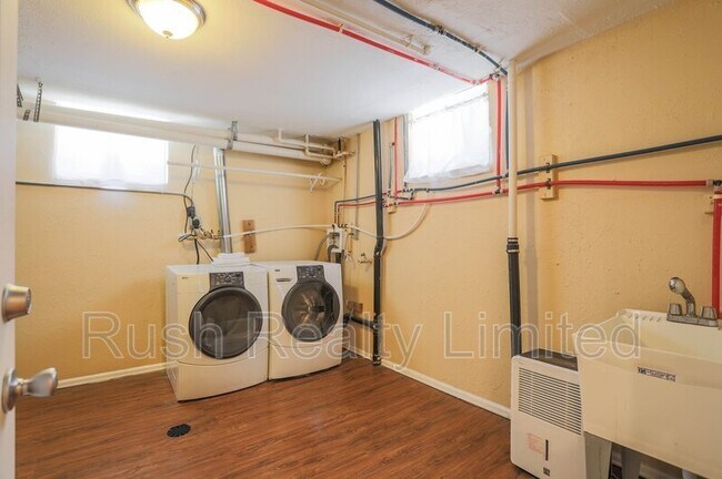 Building Photo - 4765 W 13th Ave