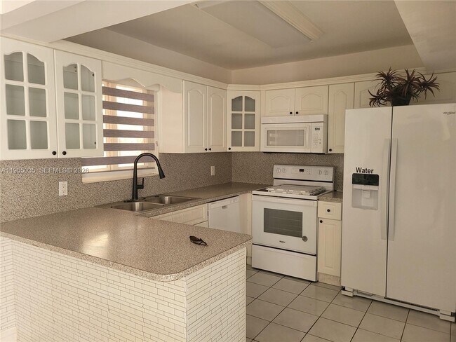 Foto del edificio - 2425 W 54th Pl