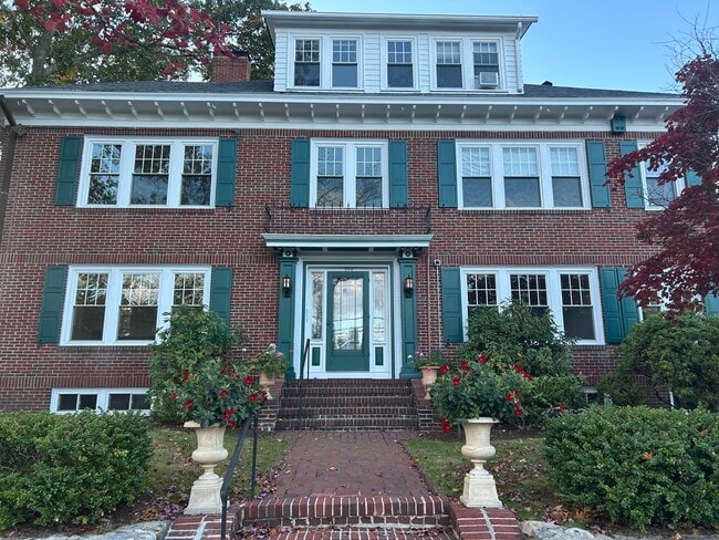 Building Photo - 294 Butler Ave