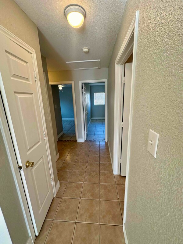 Foto del edificio - 4331 Covenant Ct